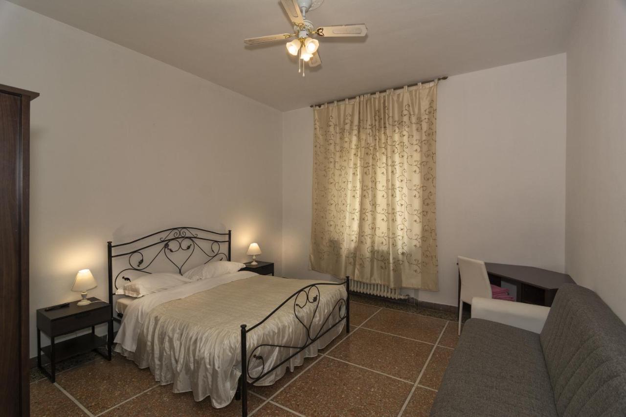 Gare 2 Bed and breakfast *